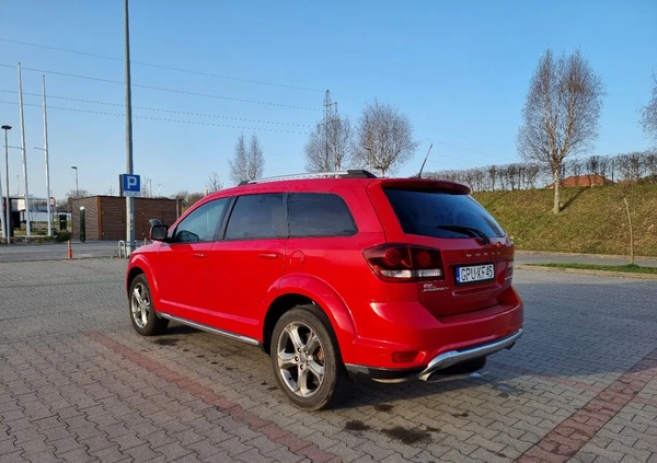Dodge Journey cena 53900 przebieg: 162980, rok produkcji 2017 z Gdynia małe 154